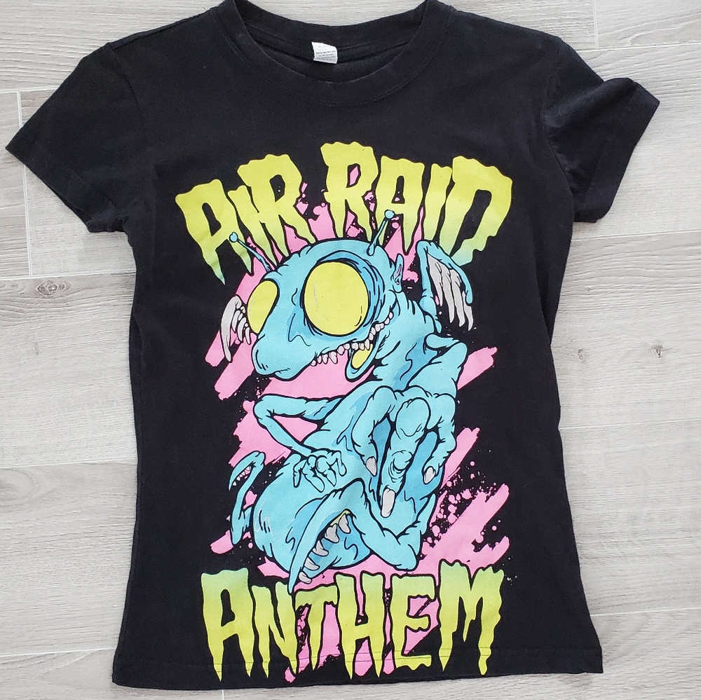 Air Raid Anthem Band T-Shirt Ladies Sz. S